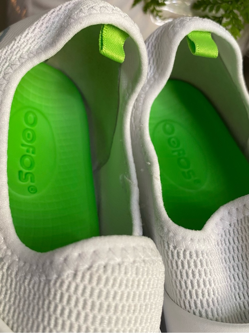 OOFOS OOmg Low Mesh Slip On Recovery Comfortable Shoes Sneakers Womens 7 White - Picture 9 of 10